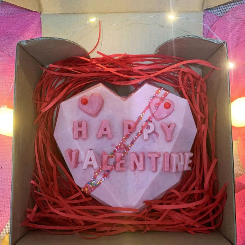 

Pinata Cake/Smash Cake untuk Valentine/Anniversary/Bridal Shower
