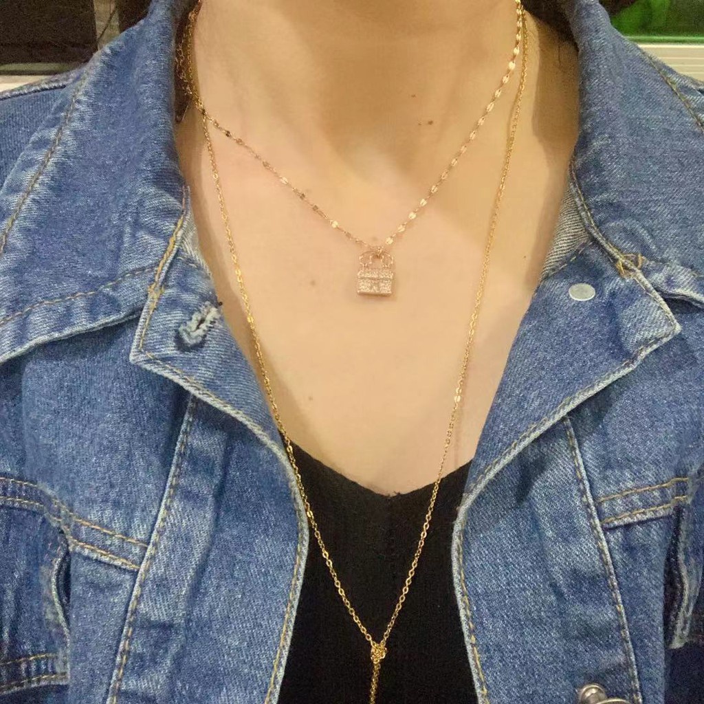 Kalung Pendek Dengan Liontin Berlian Penuh | Kalung Rantai Klavikula | Kalung Bentuk Tas Aksen Berlian Penuh | Kalung Lapis Emas 18K Bahan Titanium Steel | Kalung Zirkon | Anti Alergi Dan Pudar | Hadiah Ulang Tahun