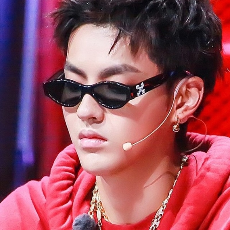 (YUZHU) Vintage Fashion Mata Kucing Bingkai Kecil Kacamata Hitam Mode Barat Oval Bingkai Kerai Sunglasses