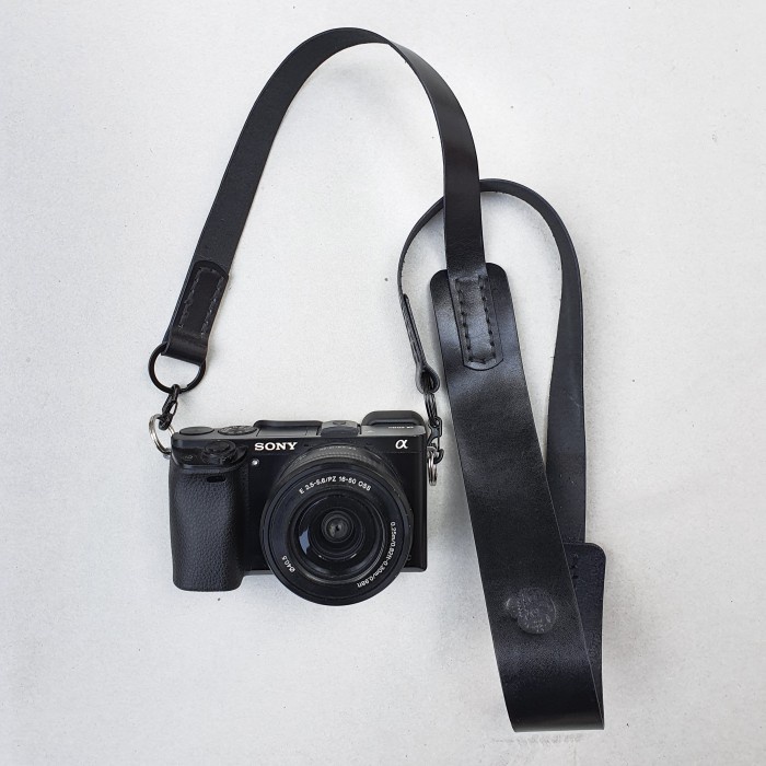 Strap Discovery - Leather Sling Camera Strap Quick Release