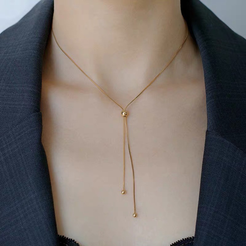 Kalung Rantai Clavicle Retractable Gaya Retro | Rantai Tulang Ular Manik-Manik Bulat Adjustable | Kalung Rantai Panjang Sedang Untuk Sweater | Kalung Pendek Bahan Titanium Steel Lapis Rose Gold 18K | Anti Air / Alergi Tidak Pudar | Hadiah Self-Keeping