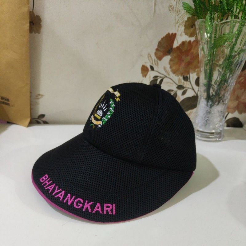 topi olahraga bhayangkari