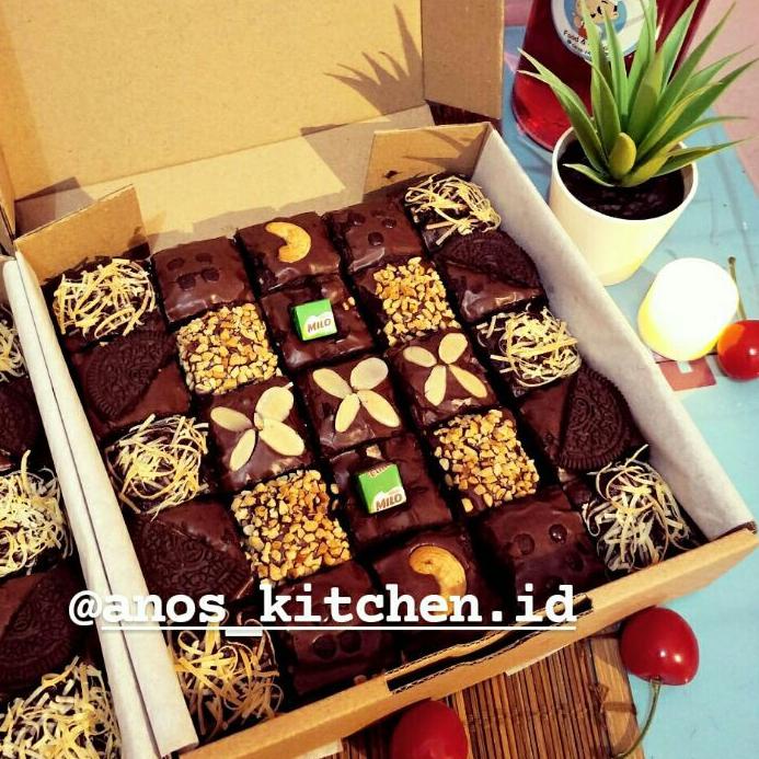 

♢ Brownies Fudgy Dark Cokelat Skat (Isi 25 pcs) Khusus Buat Penggila Cokelat Sejati ✤