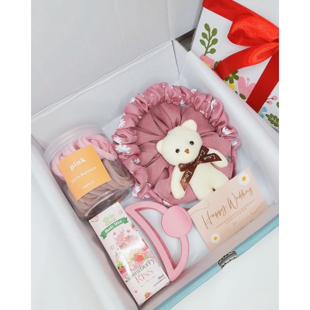 

Hampers kado ulang tahun cewe aesthetic/Hampers wedding/birthday/wisuda/anniversarry/gift box