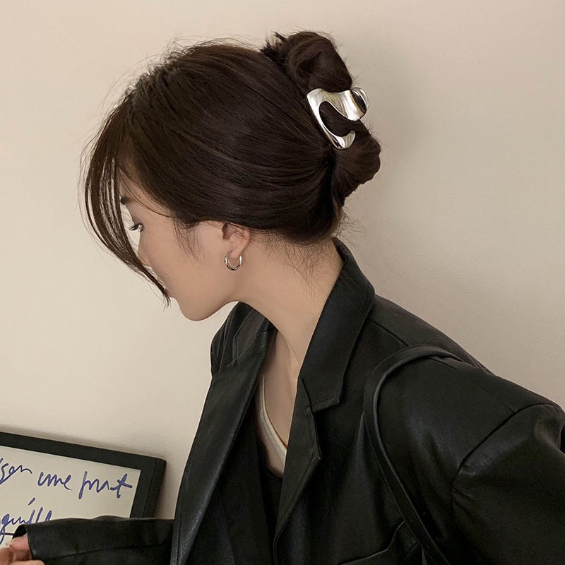 Klip Desain Frosty Style Sense Geometric Dish Hair Metal Hiu Untuk Wemen