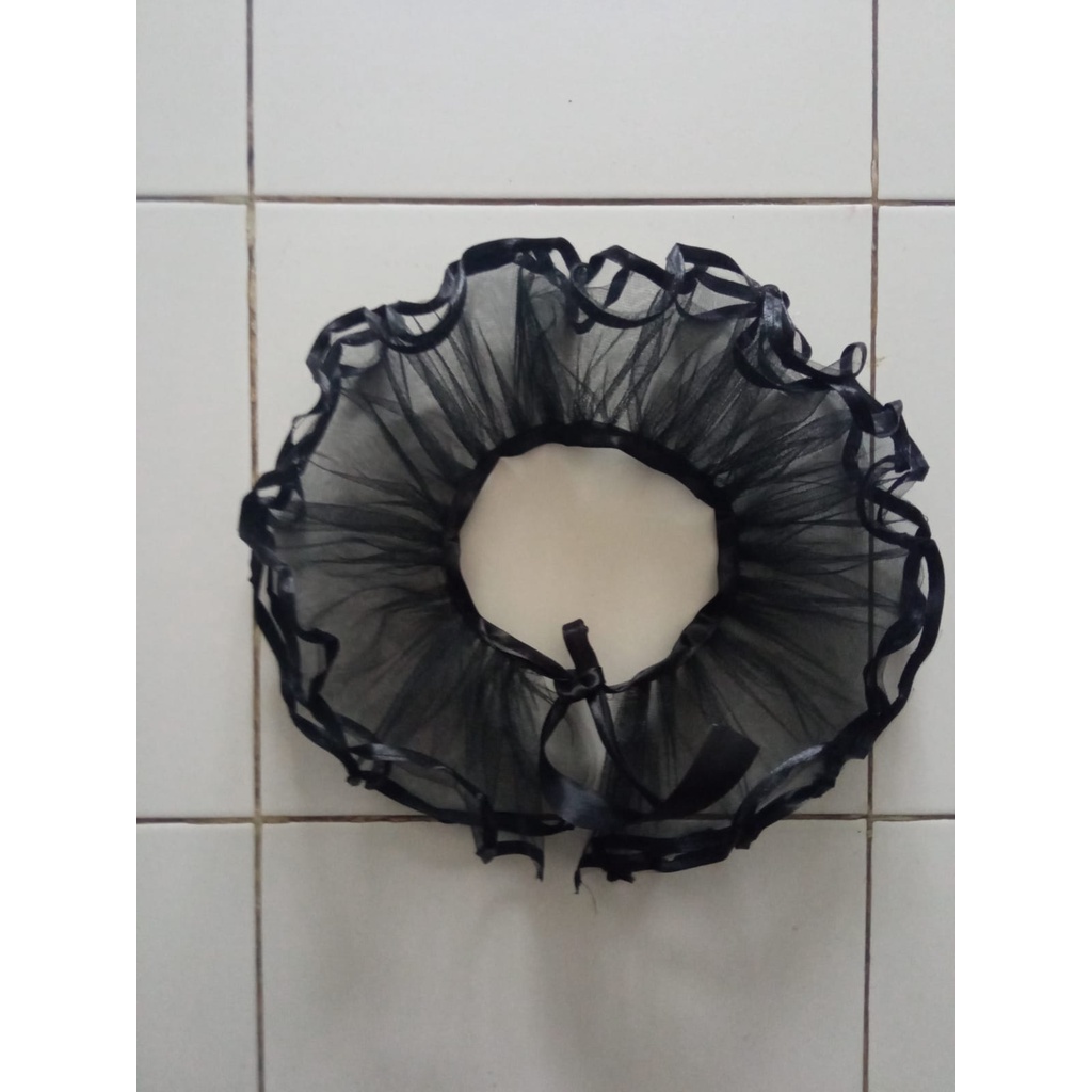 Kerah ruffle tulle hitam 3 lapis aksesoris dress halloween pesta black