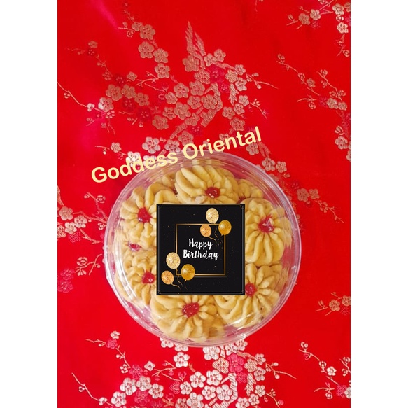 

Ulang Tahun Happy Birthday Kue Bunga Stroberi Strawberry Flower Cookies Gold Balloon Gift Hamper Set Hadiah + Gratis Kartu Ucapan