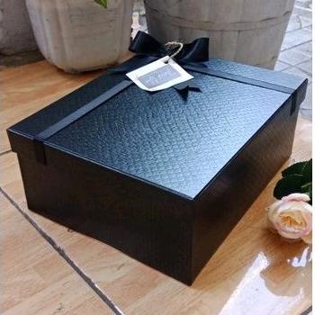 

A29 Kotak Kado/Hampers/Hardbox berkwalitas Black (25x20x10cm) FLASH SALE タ