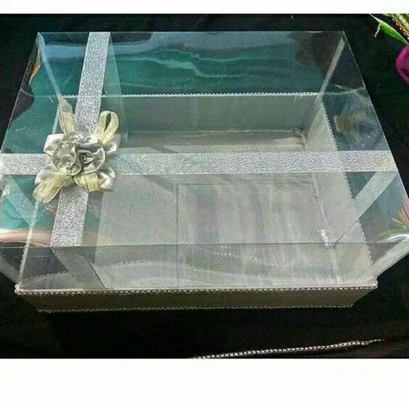 

PRODAK DARI STORE_AZIZAH kotak hantaran seserahan mika tinggi satuan warna silver