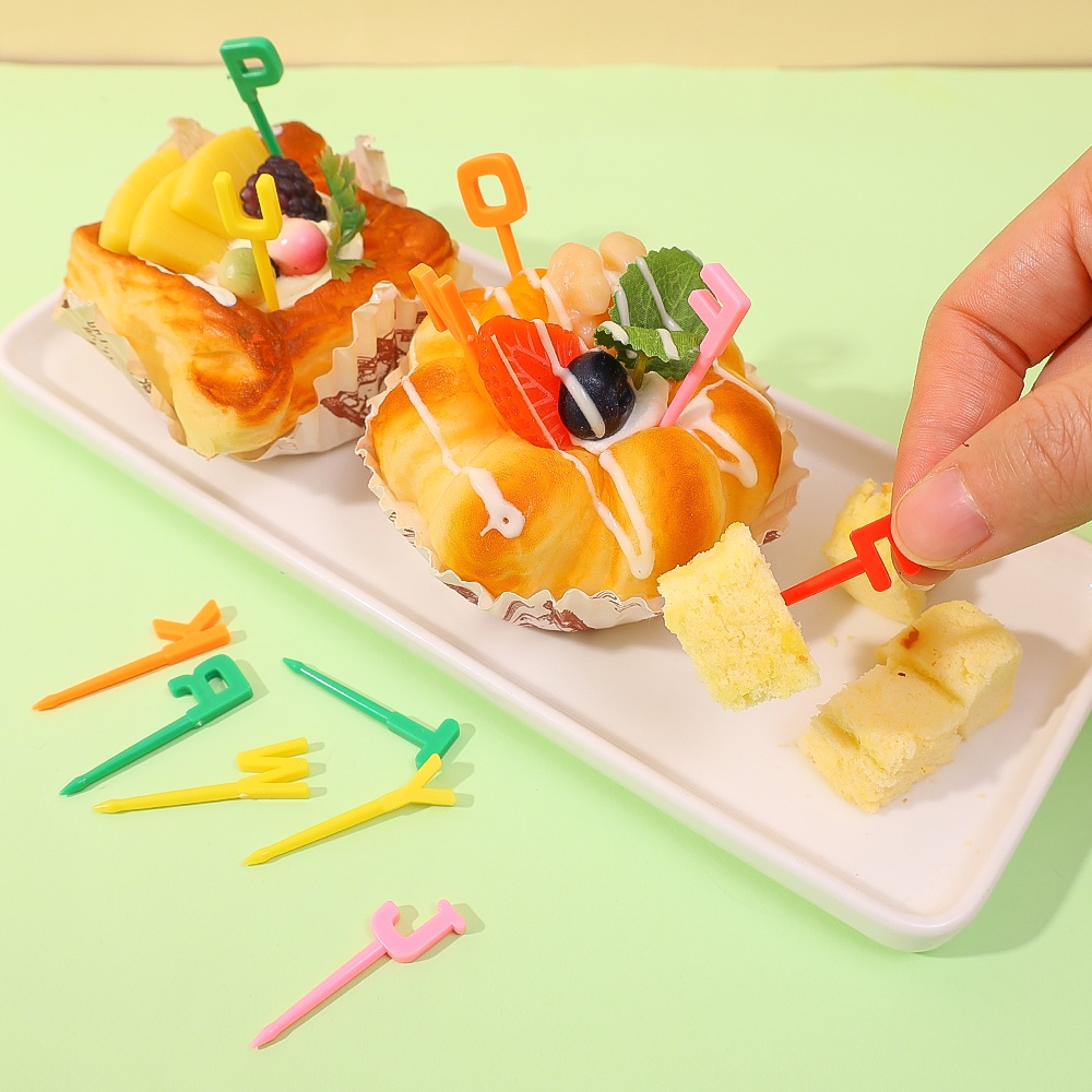 1set Garpu Buah 26huruf Lucu/Bento Hias Mini Creative Food Forks/Fruit Dessert Decorative Stick Pesta Ulang Tahun Anak Bento Box Aksesoris