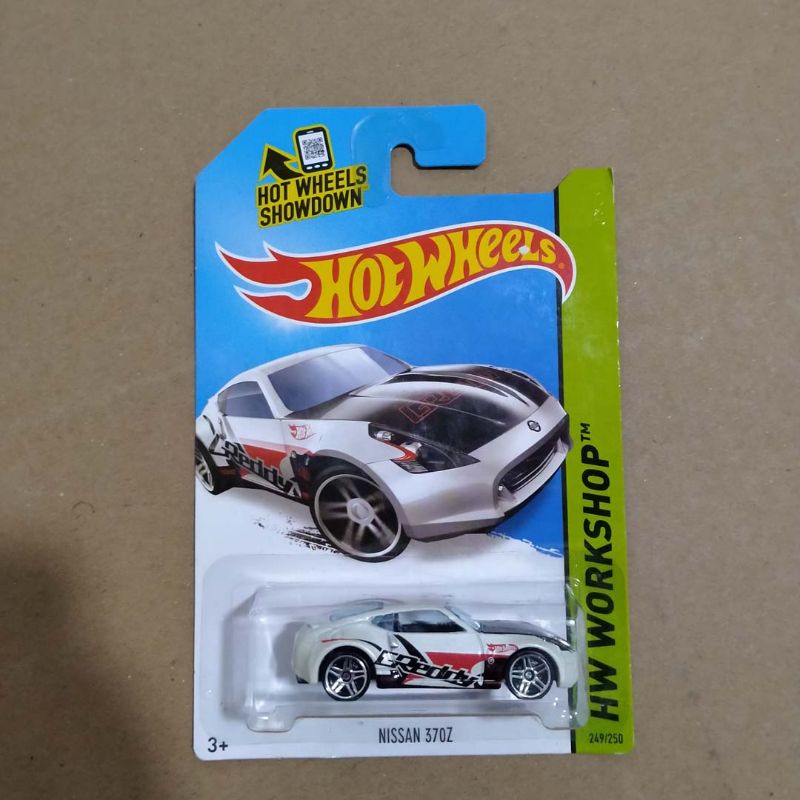 hotwheels Nissan 370z putih greedy