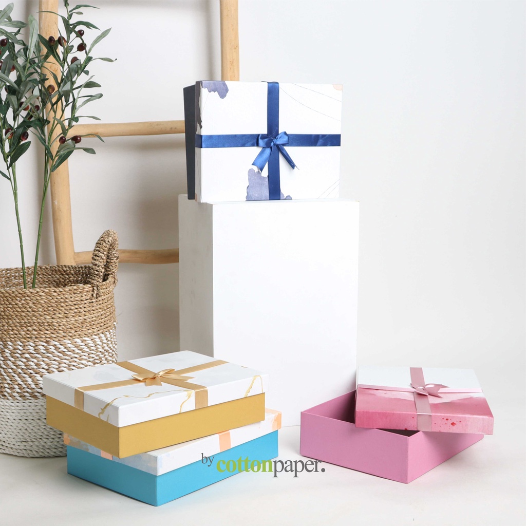 

Kotak Kado Motif Marmer / Marbel / Hardbox / Gift Box Marmer Big Size Size 30x22x8cm