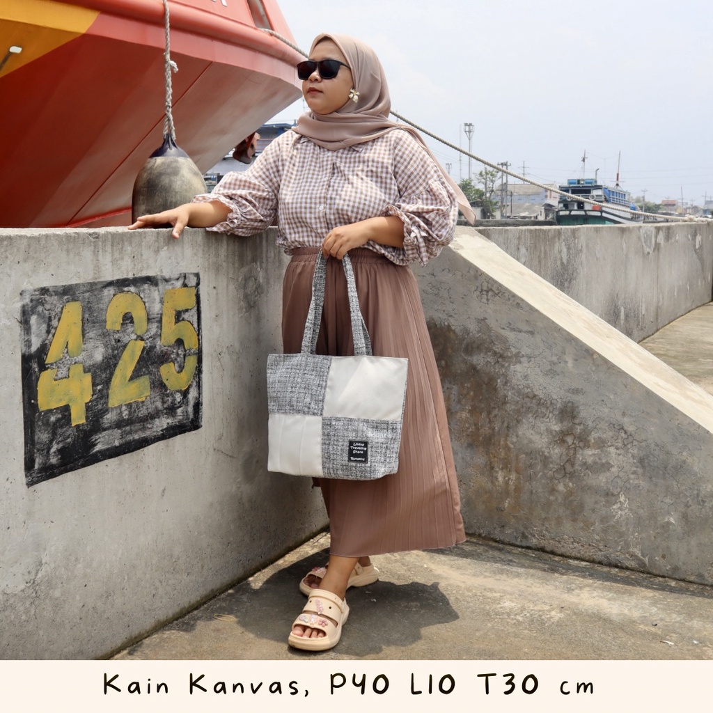 ( BISA COD) Tas Tote Kanvas Crem Krem Putih Karakter Sablon Totebag Kata Motivasi Tas Bahu Gambar Lucu