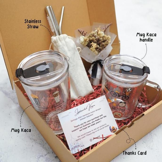 

HAMPERS GIFTBOX KADO WISUDA / BIRTHDAY / ANNIVERSARY / GRADUATION / YH4554UJ