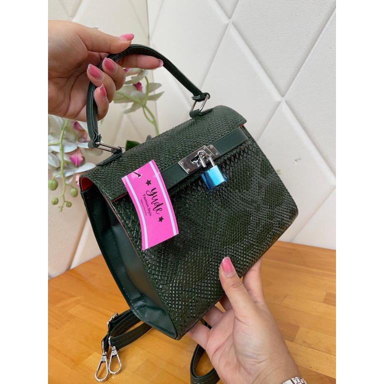 TAS SELEMPANG WANITA TERBARU BAHAN ULAR UK 20X16 CM FREE GEMBOK