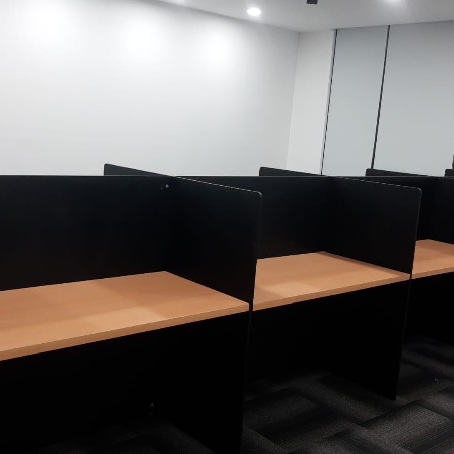 Meja kantor Kubikal 8 staff Meja kerja Murah