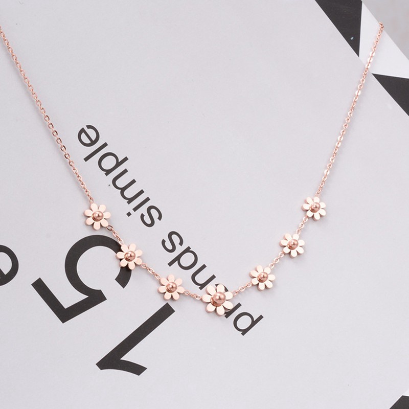 Kalung Rantai Pendek Dengan Liontin Bunga Daisy Kecil Untuk Wanita | Kalung Rose Gold 18k | Kalung Bahan Stainless Steel | Kalung Bahan Titanium Steel | Hadiah Ulang Tahun Tahan Air Tidak Pudar