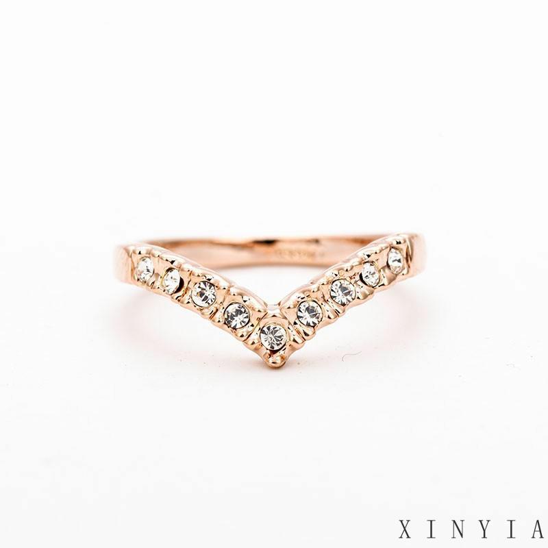 【Bayar di tempat】Cincin Berlian Berbentuk Hati Cincin Sederhana Penuh Berlian Cinta Cincin Ekor V 2 Warna Gaya Simple Untuk Wanita Pacar perempuan