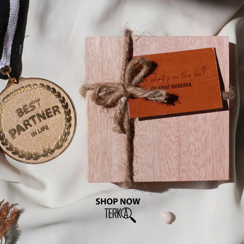 

Serbu Produk Best Partner In Life Medali // Medali Kado // Hadiah Ulang Tahun // Hadiah Ulang Tahun Pacar Teman Sahabat