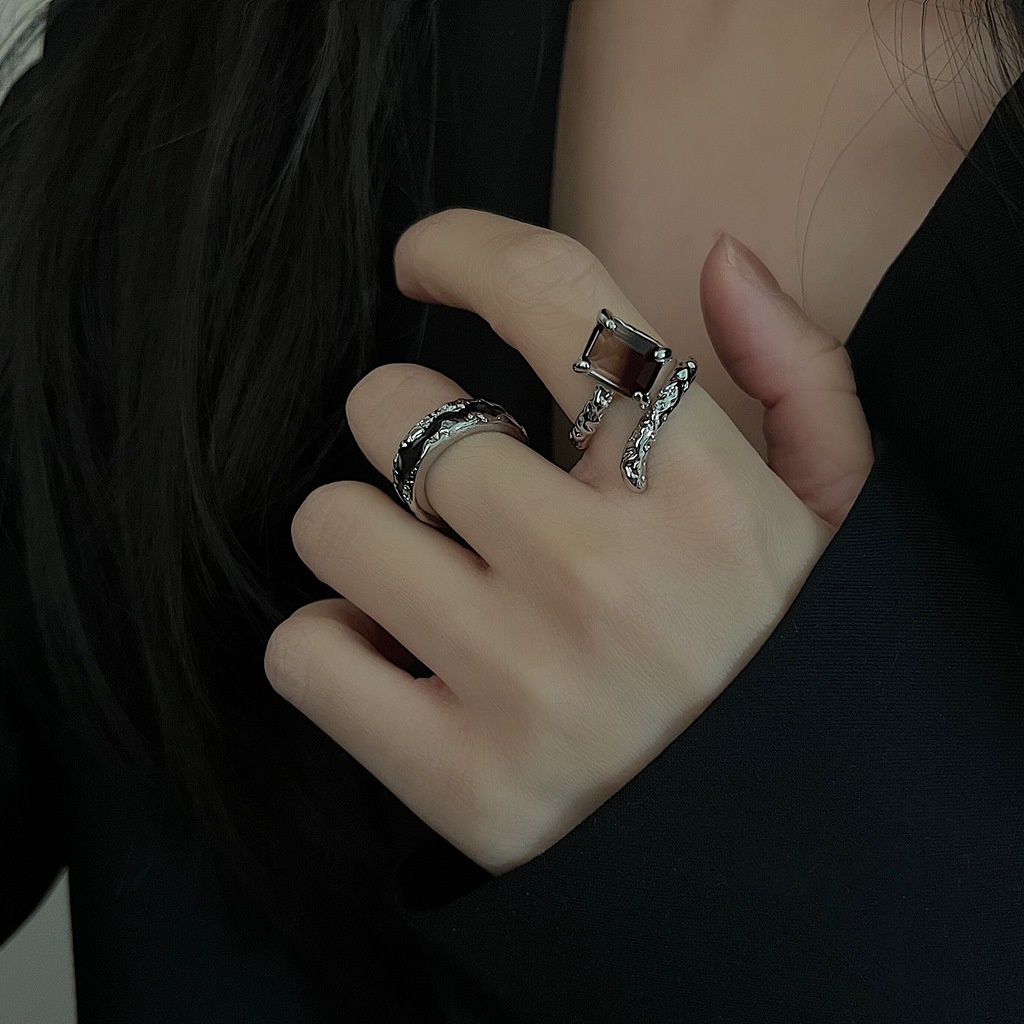 Cincin Tidak Teratur Aksesoris Hip Hop Retro Gelap Kepribadian Fashion