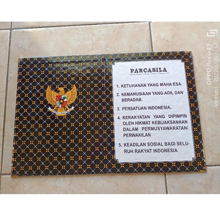 

B89 Map upacara hitam. map petugas upacara. map murah isi 5. map teks pancasila. doa. tata upacara. janji siswa. pembukaan uud 1945. ready stok BELANJA MURMER ㅷ