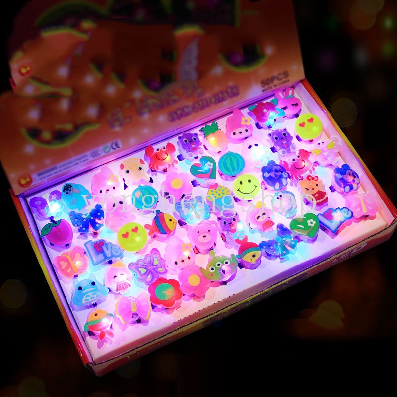 Mainan Cincin Luminous glow in the dark Motif Kartun Untuk Anak