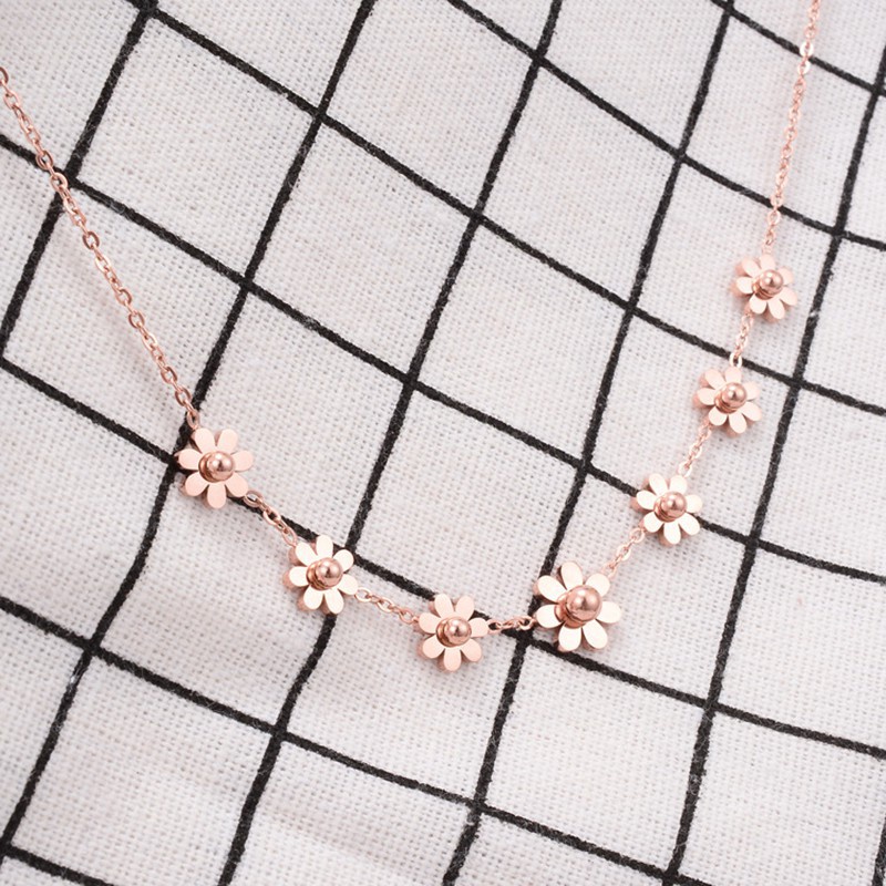 Kalung Rantai Pendek Dengan Liontin Bunga Daisy Kecil Untuk Wanita | Kalung Rose Gold 18k | Kalung Bahan Stainless Steel | Kalung Bahan Titanium Steel | Hadiah Ulang Tahun Tahan Air Tidak Pudar