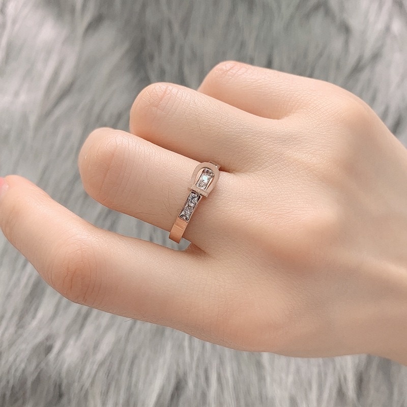 Cincin Bahan Titanium Steel Aksen Zircon Untuk Wanita