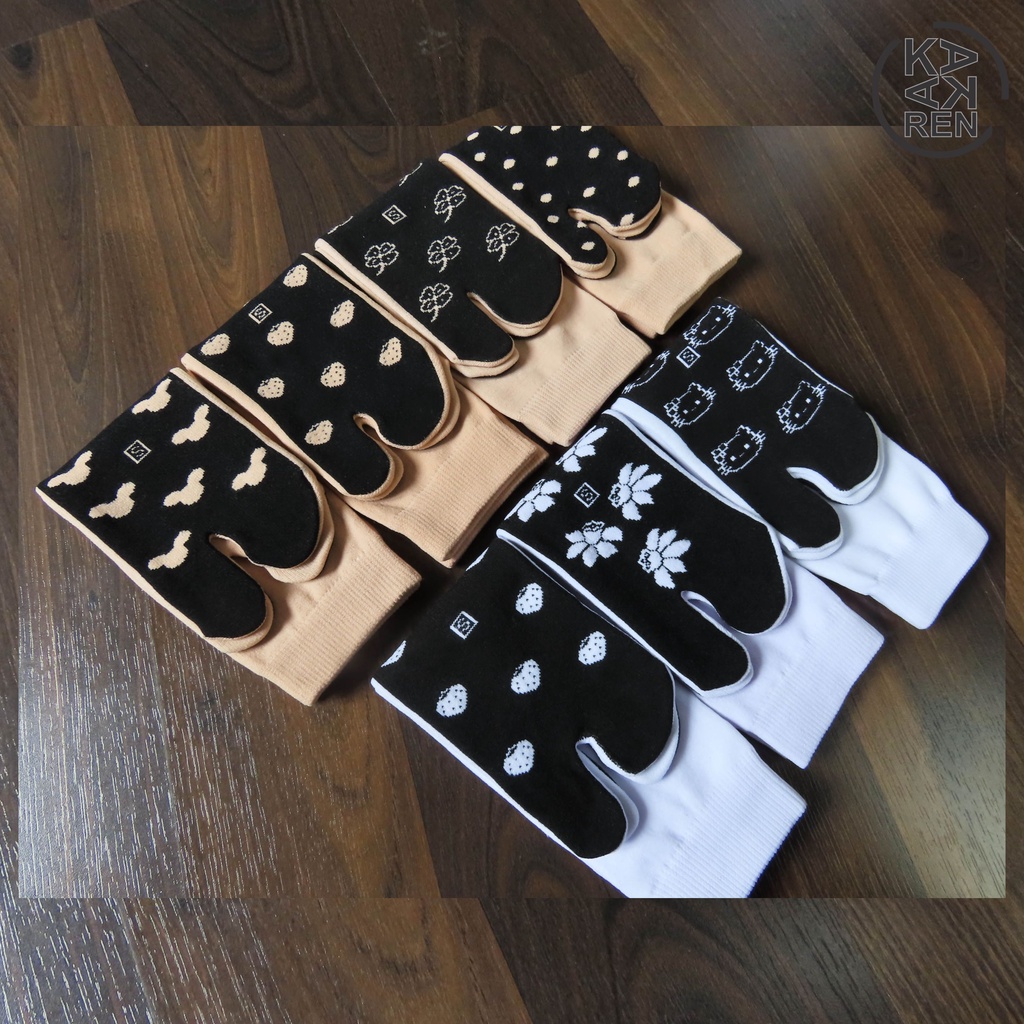 Kakaren Paket Kaos Jempol Telapak Hitam Motif Karakter Size S MIX 3pcs