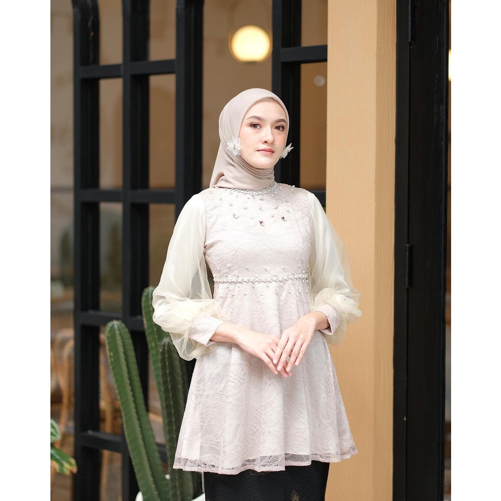 GALERI BATIK - Set Kebaya Brokat Kombinasi Tutu Jaring Kebaya Nadine Series Warna Latte OOTD Kebaya Kondangan Wisuda Modern Terbaru 2023 Sragam Bridesmaid
