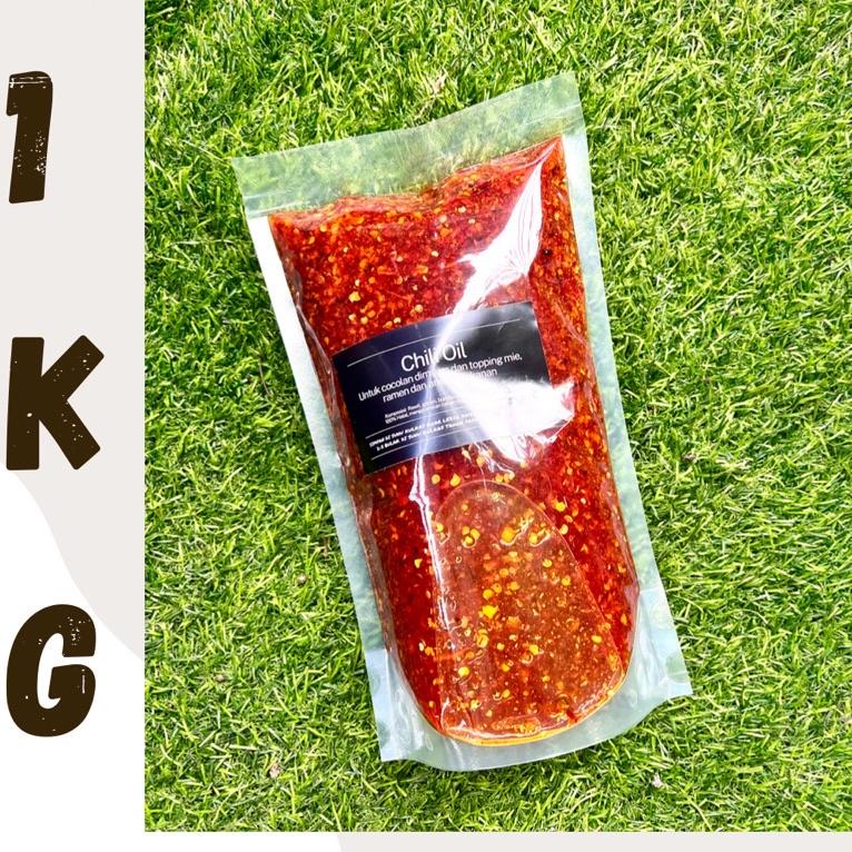 

[KODE 2787] CHILI OIL 1 KG EKONOMIS! Halal! Chili oil minyak cabe jumbo utk dimsum ramen lamien mie bakso baso aci nasgor nasi dll