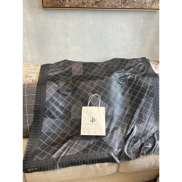 Kerudung Journey Riana Black