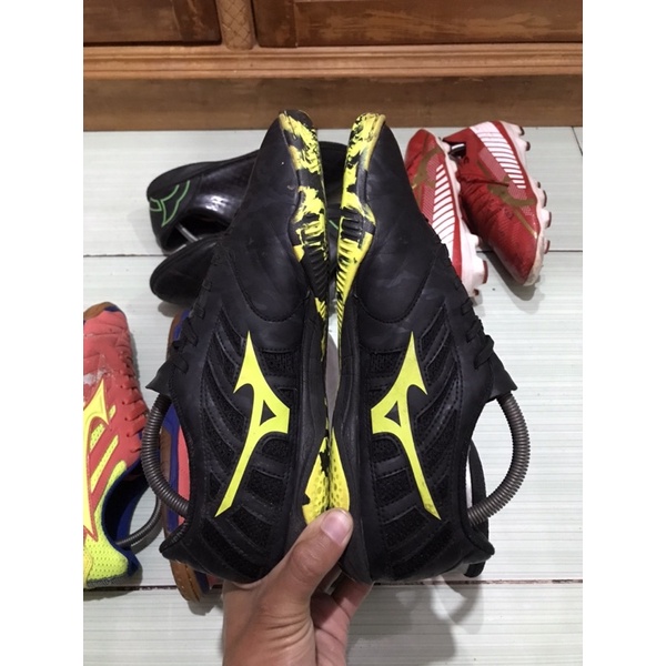 Sepatu Futsal Mizuno Basara 103 Sala