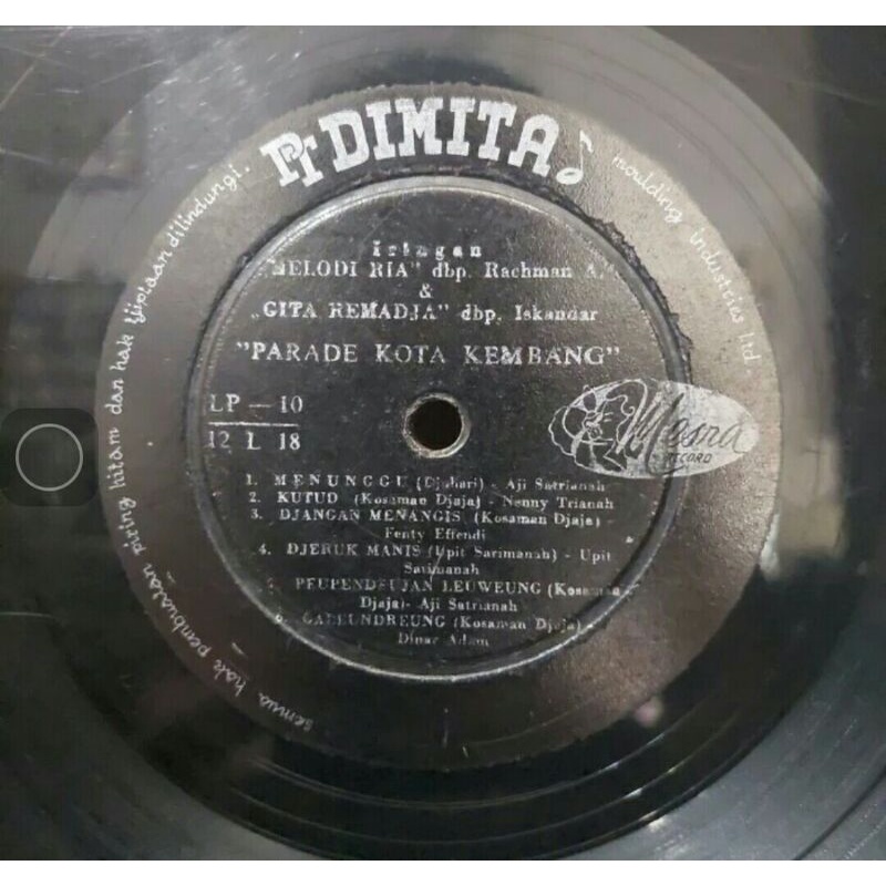 Vinyl Piringan Hitam 12 inch Parade Kota Kembang
