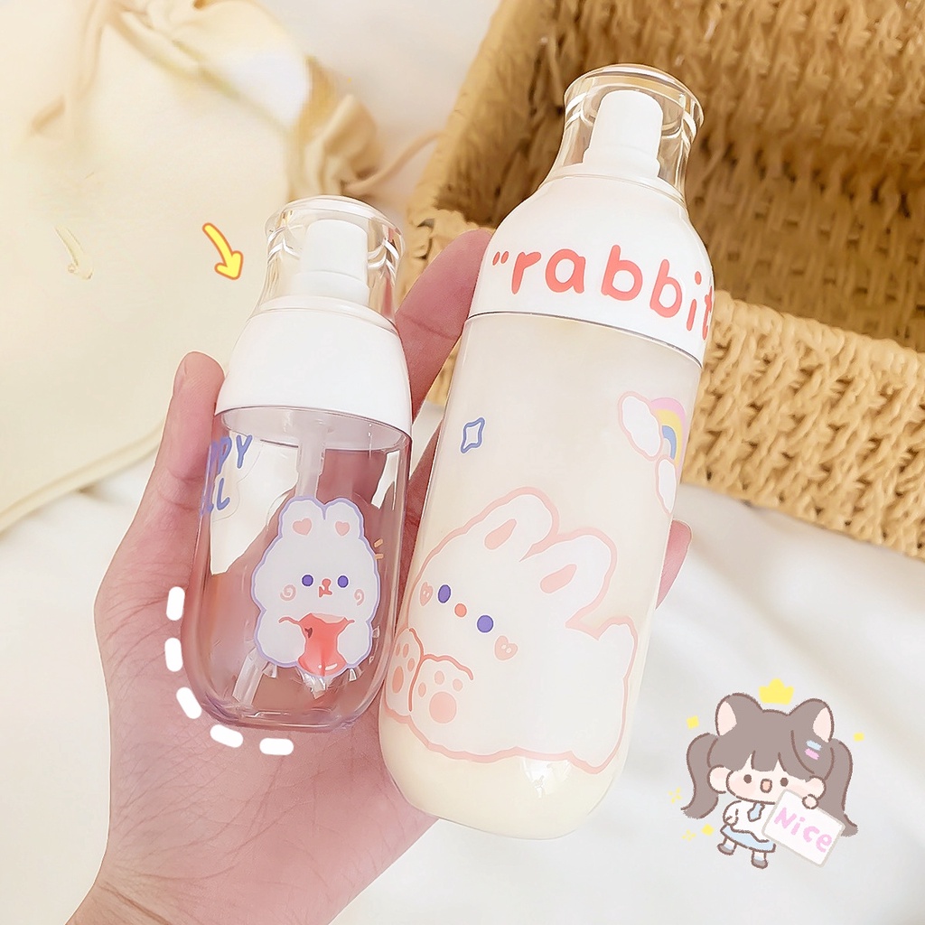 50ml Ins Style Botol Semprot Isi Ulang Dengan Stiker Parfum Bening Atomizer Botol Kosong Lucu Transparan Plastik Lotion Botol Travel Portable Reusable Push-type Bottle