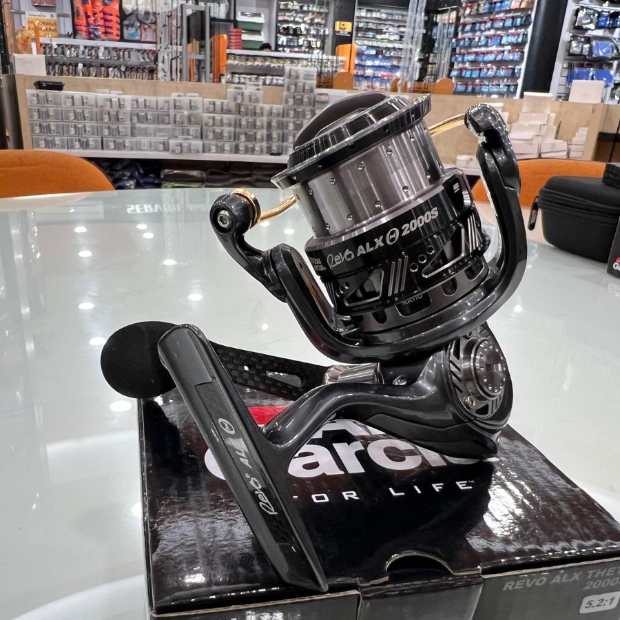 Reel pancing spinning abu garcia revolution ALX Theta 2000s