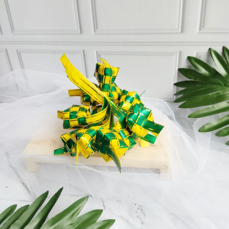 KETUPAT LEBARAN