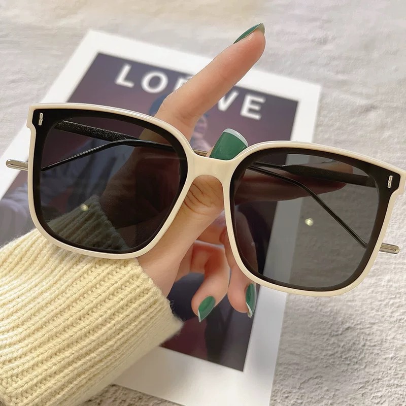 (YUZHU) Kacamata Hitam Bingkai Persegi Transparan Fashion Korea INS Gaya Oversized Frame Sunshade Sunglasses