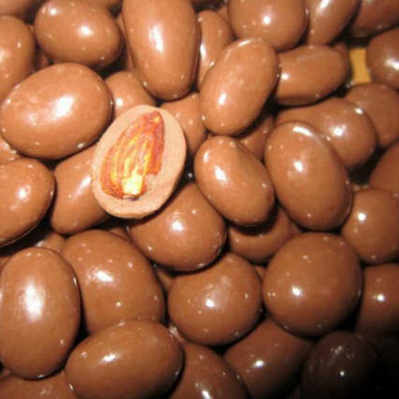 

➲ 500 gram coklat isi almond / choco almonds ➭