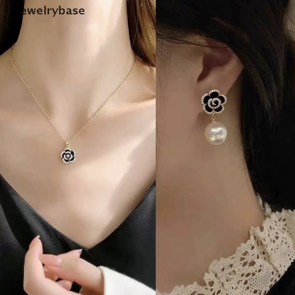 [jewelrybase] 1pcs/pasang Fashion Indah Sederhana Kalung Rantai Mutiara Dengan Liontin Bunga Kupu-Kupu Serbaguna Cahaya Rasa Tinggi Anting Ch Perhiasan Leher Wanita Butik