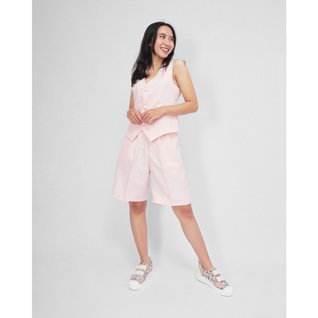 Khakikakiku Yuri Vest Blush