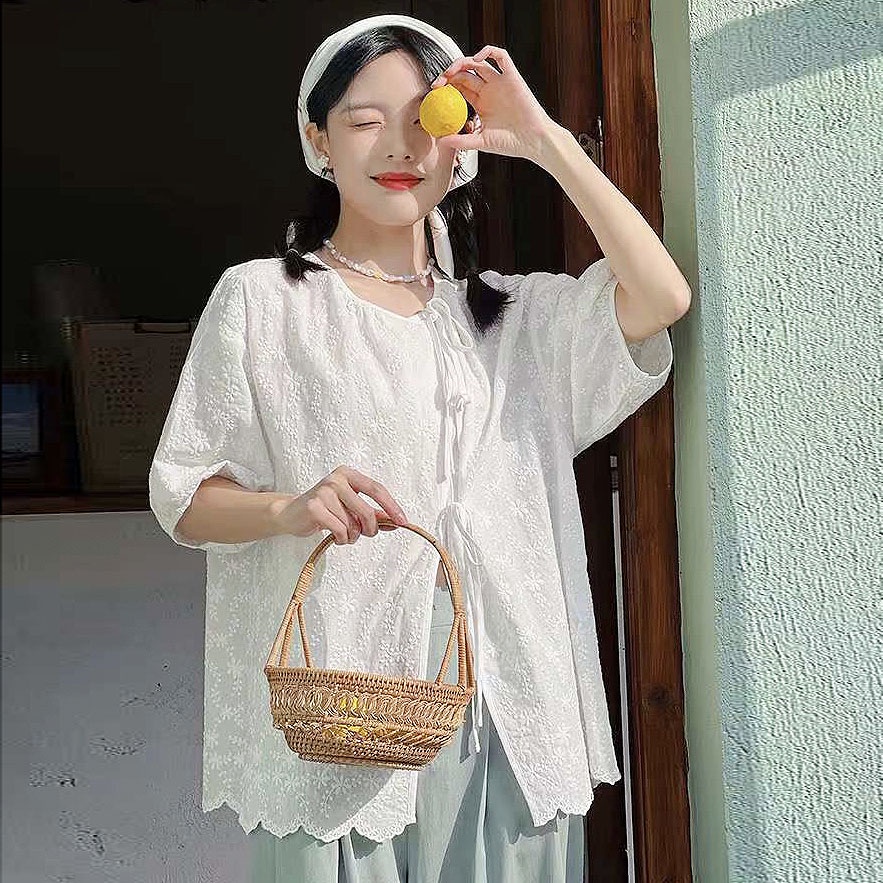 BLUS ATASAN WANITA KATUN BRUKAT BORDIR BUNGA PUTIH PITA SAMPING KOREA