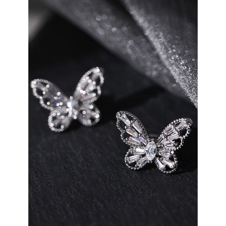 Anting Tusuk Kupu-Kupu Warna Silver Lucu Dengan Batu Zircon Bling Untuk Wanita Fashion Jewelry Anting Korea