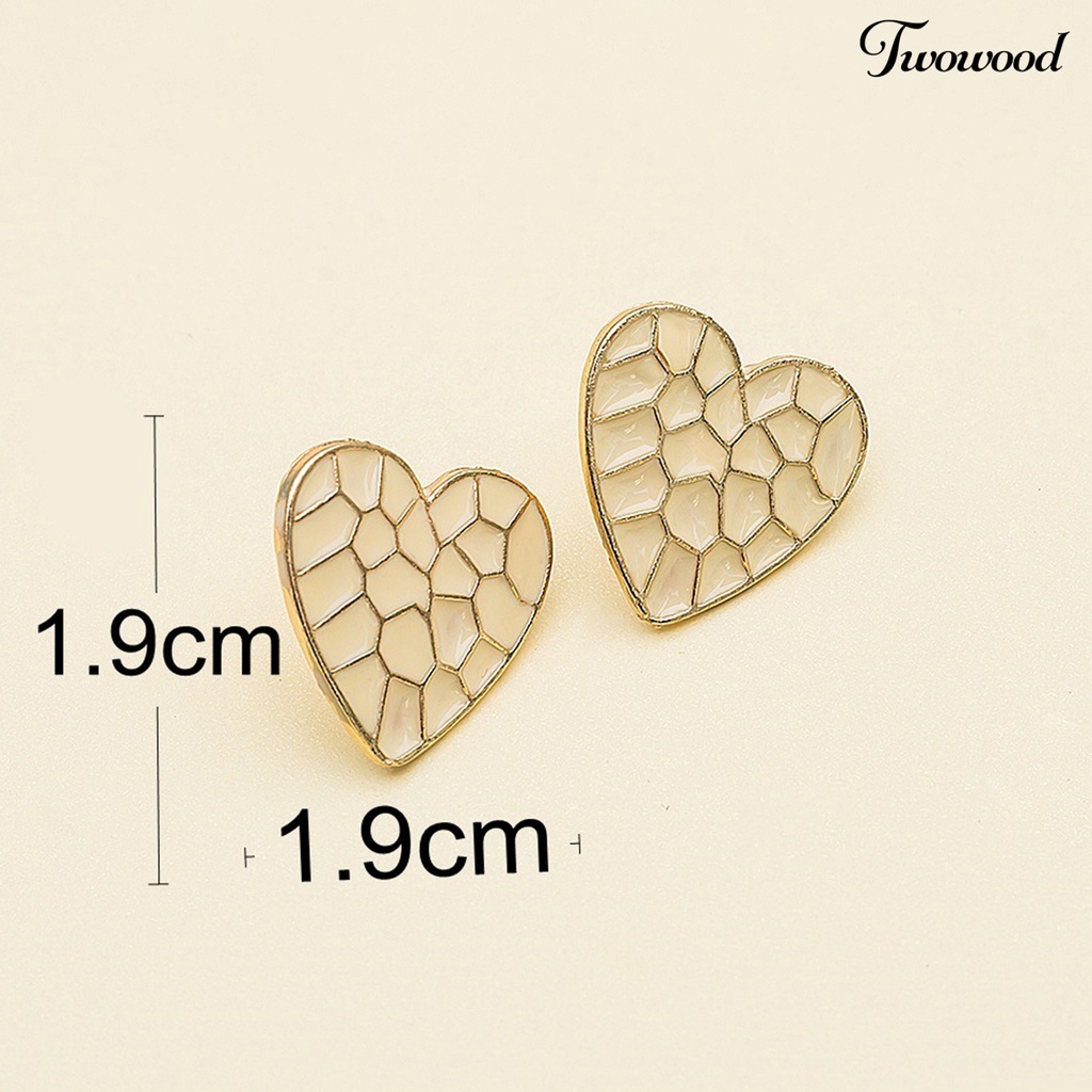 Twowood 1pasang Tusuk Tekstur Kotak-Kotak Wanita Anting Enamel Bentuk Hati Stud Earrings Perhiasan Aksesoris