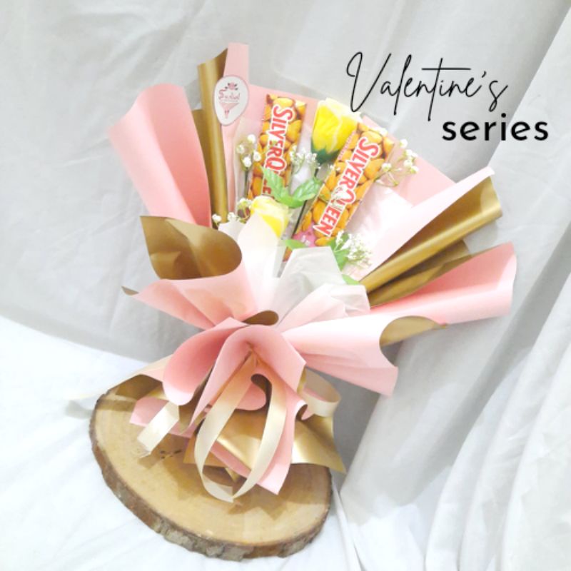 

Big Chocolate Bouquet | Buket Wisuda | Graduation | Valentine Bouquet | Birthday | Natal |Surabaya ♥︎Forestial♥︎
