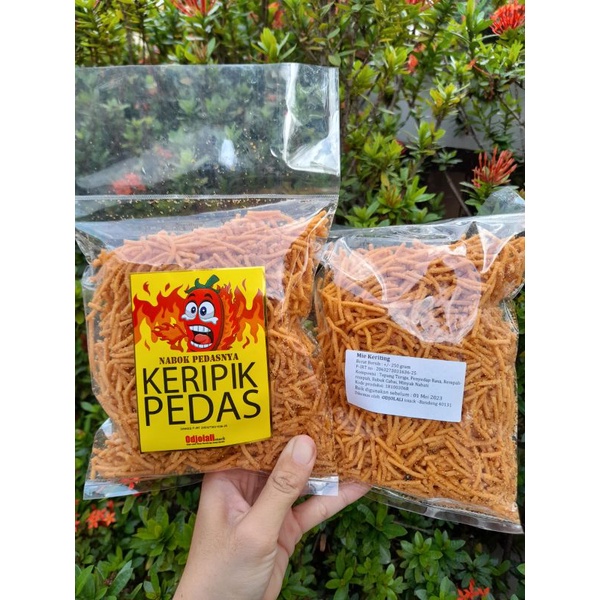 

KERIPIK MIE GORENG KRITING PEDAS