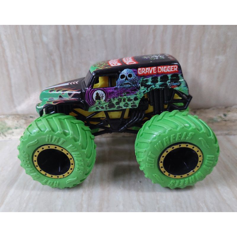 Monster jam grave digger custom