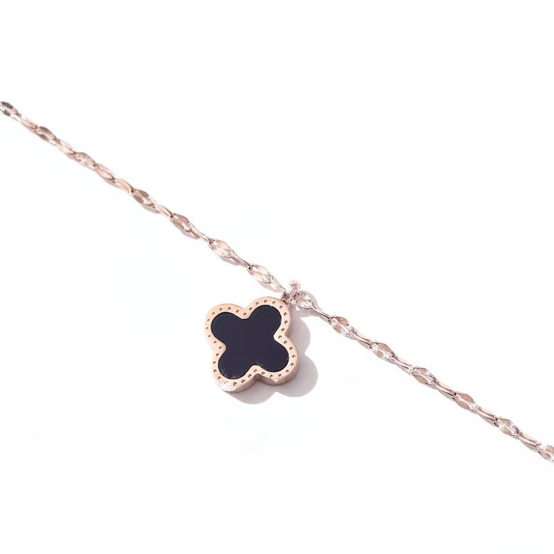 Kalung Rantai Dengan Liontin Daun Clover Untuk Wanita | Kalung Rantai Klavikula | Aksesoris Bahan Titanium Steel 18K Warna Rose Gold | Perhiasan Bahan Stainless Steel