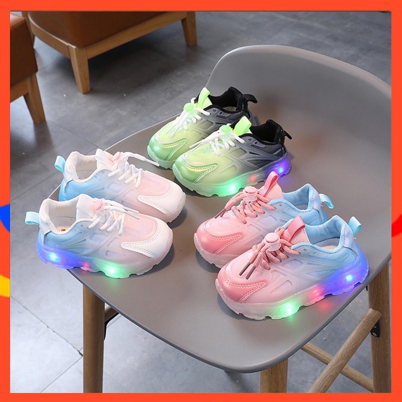 1-6 tahun anak sepatu sneaker ukuran 21-30 anak laki-laki perempuan sepatu LED flash light sport sneakers ringan