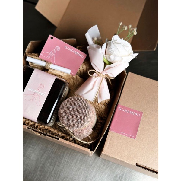 

Gonamisu Valentine Hampers Dessert Box Tiramisu